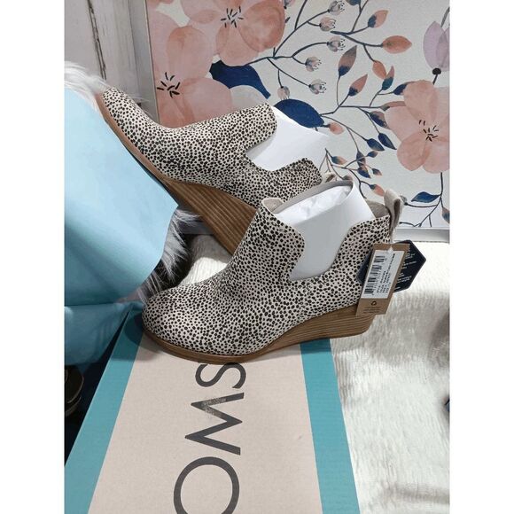 Toms Shoes - TOMS Women's Cheetah Suede Kallie Wedge Bootie - Macadamia 7.5M